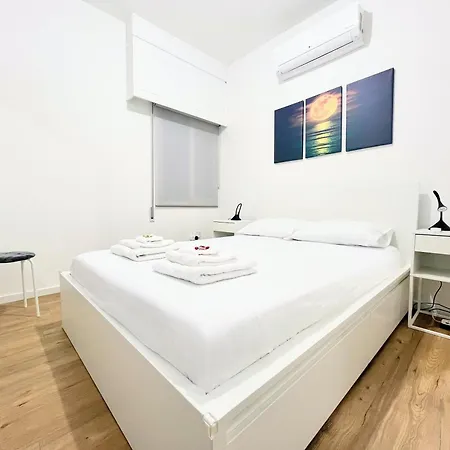 Modern Near Mckenzie Apartment Larnaca