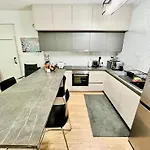 Apartman Modern Near Mckenzie