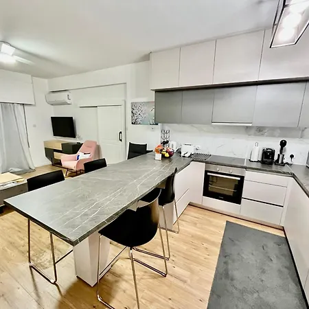 아파트 Modern Near Mckenzie *