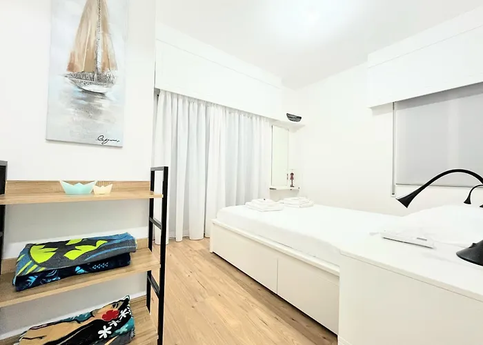 Modern Near Mckenzie * 라르나카